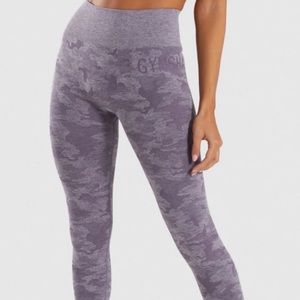 Gymshark Womens
CAMO SEAMLESS LEGGINGS